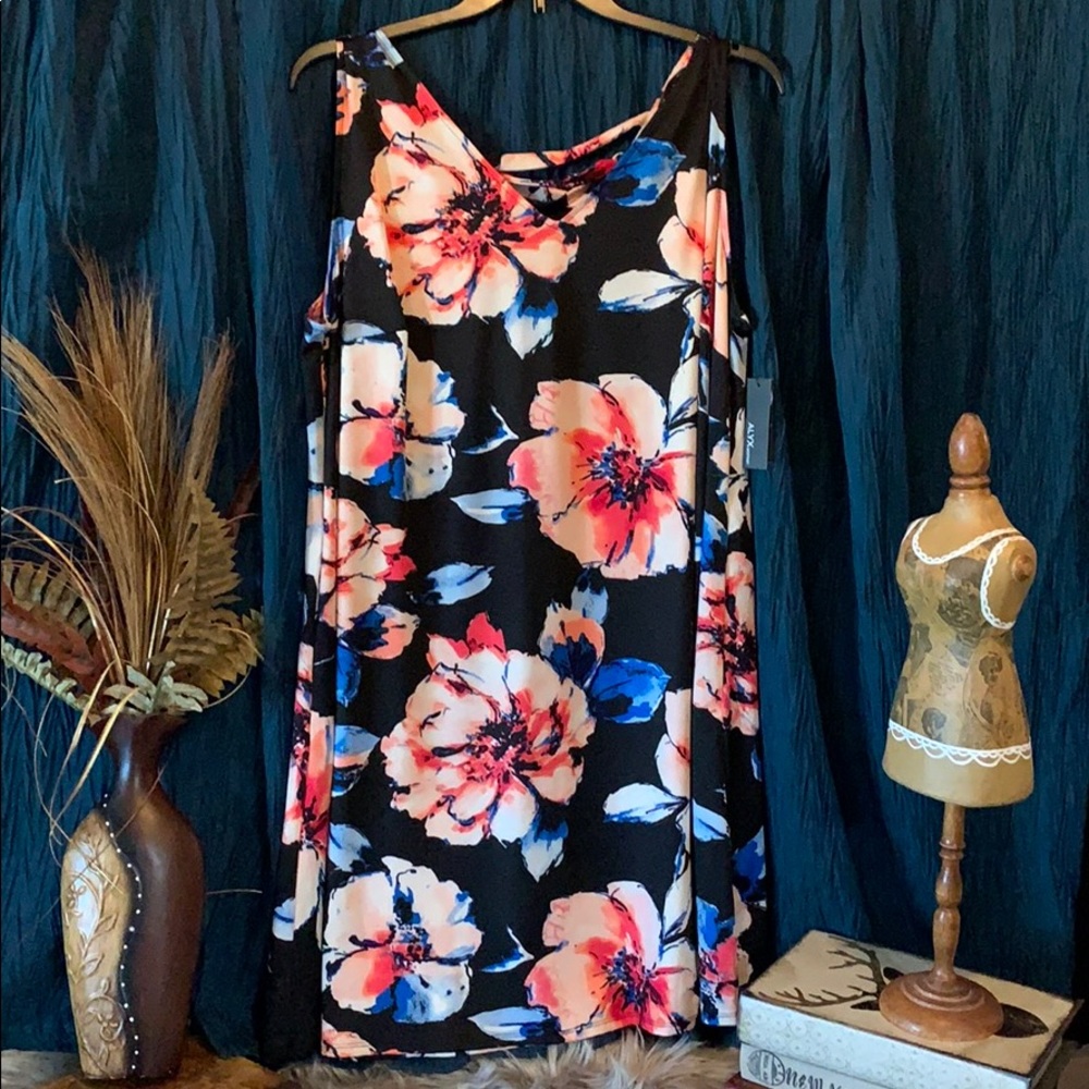 Ladies plus size 3X knee length dress w/pockets